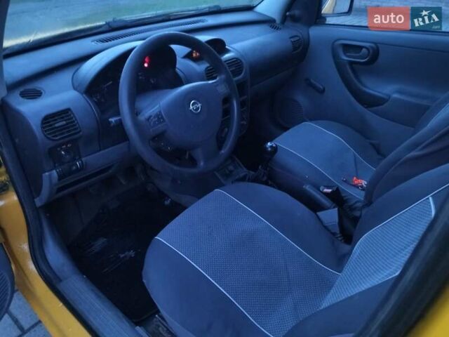 Желтый Опель Комбо груз.-пасс., объемом двигателя 1.7 л и пробегом 302 тыс. км за 3300 $, фото 17 на Automoto.ua