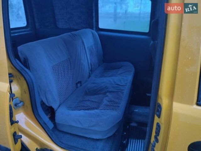 Желтый Опель Комбо груз.-пасс., объемом двигателя 1.7 л и пробегом 302 тыс. км за 3300 $, фото 10 на Automoto.ua