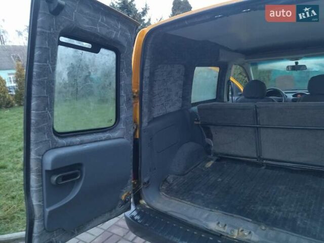 Желтый Опель Комбо груз.-пасс., объемом двигателя 1.7 л и пробегом 302 тыс. км за 3300 $, фото 11 на Automoto.ua