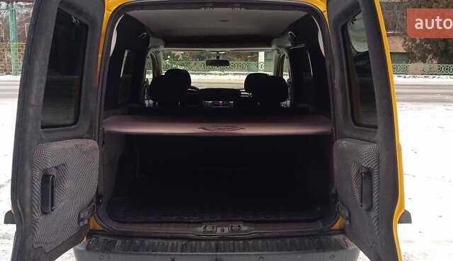 Жовтий Опель Комбо вант.-пас., об'ємом двигуна 1.7 л та пробігом 350 тис. км за 3650 $, фото 16 на Automoto.ua