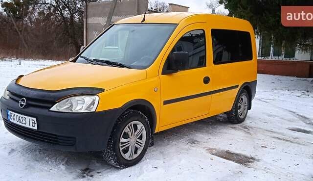 Жовтий Опель Комбо вант.-пас., об'ємом двигуна 1.7 л та пробігом 350 тис. км за 3650 $, фото 35 на Automoto.ua