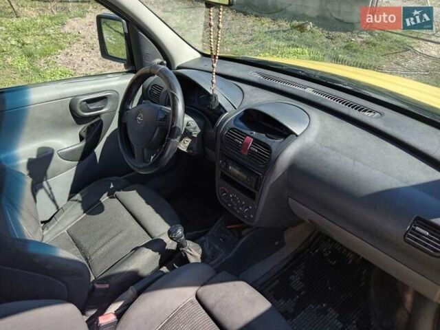 Жовтий Опель Комбо вант.-пас., об'ємом двигуна 1.7 л та пробігом 390 тис. км за 2700 $, фото 6 на Automoto.ua