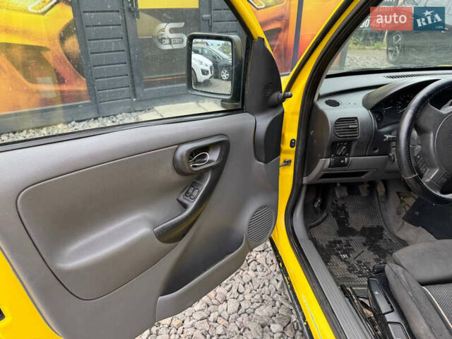 Желтый Опель Комбо груз.-пасс., объемом двигателя 1.7 л и пробегом 391 тыс. км за 2500 $, фото 33 на Automoto.ua