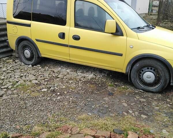 Жовтий Опель Комбо вант.-пас., об'ємом двигуна 1.25 л та пробігом 310 тис. км за 3700 $, фото 2 на Automoto.ua