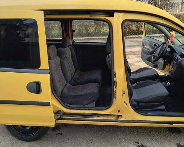 Жовтий Опель Комбо вант.-пас., об'ємом двигуна 1.7 л та пробігом 470 тис. км за 4999 $, фото 7 на Automoto.ua