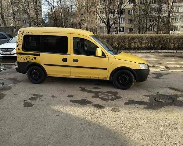 Жовтий Опель Комбо вант.-пас., об'ємом двигуна 1.7 л та пробігом 470 тис. км за 4999 $, фото 18 на Automoto.ua