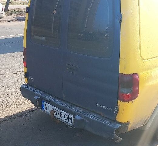 Желтый Опель Комбо груз.-пасс., объемом двигателя 1.7 л и пробегом 1000 тыс. км за 951 $, фото 4 на Automoto.ua