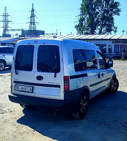 Серый Опель Комбо груз.-пасс., объемом двигателя 1.7 л и пробегом 327 тыс. км за 4500 $, фото 7 на Automoto.ua