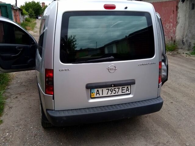 Серый Опель Комбо груз.-пасс., объемом двигателя 1.2 л и пробегом 128 тыс. км за 4200 $, фото 1 на Automoto.ua