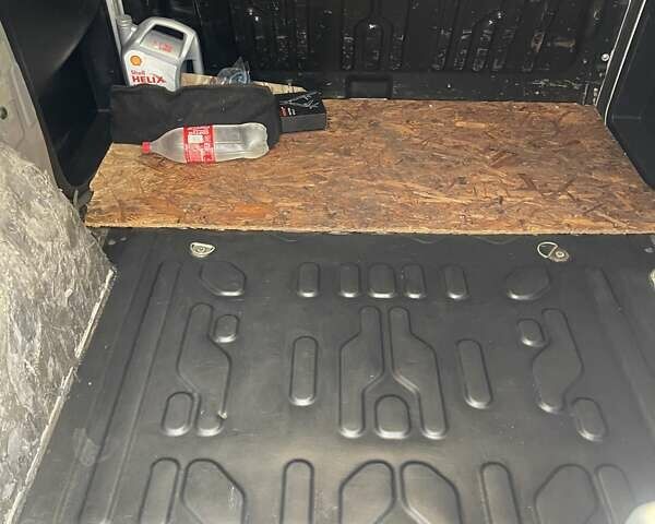 Серый Опель Комбо груз.-пасс., объемом двигателя 1.3 л и пробегом 268 тыс. км за 5200 $, фото 4 на Automoto.ua