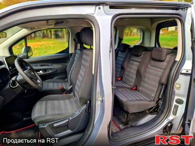 Серый Опель Комбо груз.-пасс., объемом двигателя 1.6 л и пробегом 91 тыс. км за 16200 $, фото 3 на Automoto.ua