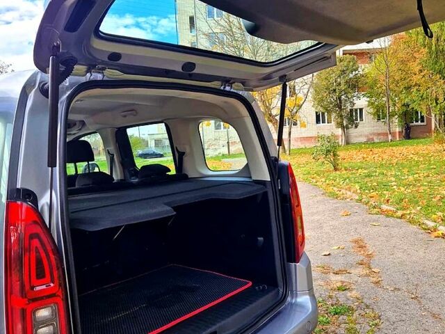 Серый Опель Комбо груз.-пасс., объемом двигателя 1.6 л и пробегом 91 тыс. км за 16200 $, фото 5 на Automoto.ua