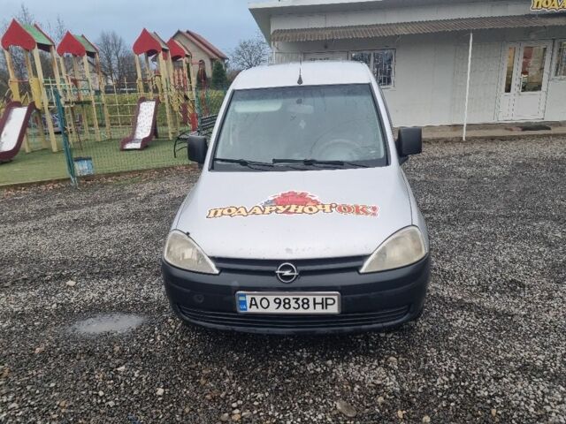 Серый Опель Комбо груз.-пасс., объемом двигателя 1.2 л и пробегом 425 тыс. км за 2900 $, фото 1 на Automoto.ua