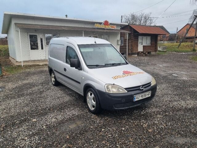 Серый Опель Комбо груз.-пасс., объемом двигателя 1.2 л и пробегом 425 тыс. км за 2900 $, фото 2 на Automoto.ua