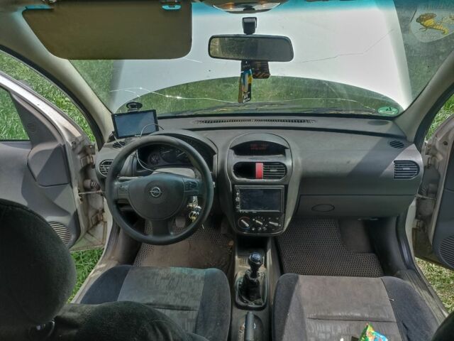 Серый Опель Комбо груз.-пасс., объемом двигателя 1.2 л и пробегом 354 тыс. км за 2500 $, фото 2 на Automoto.ua