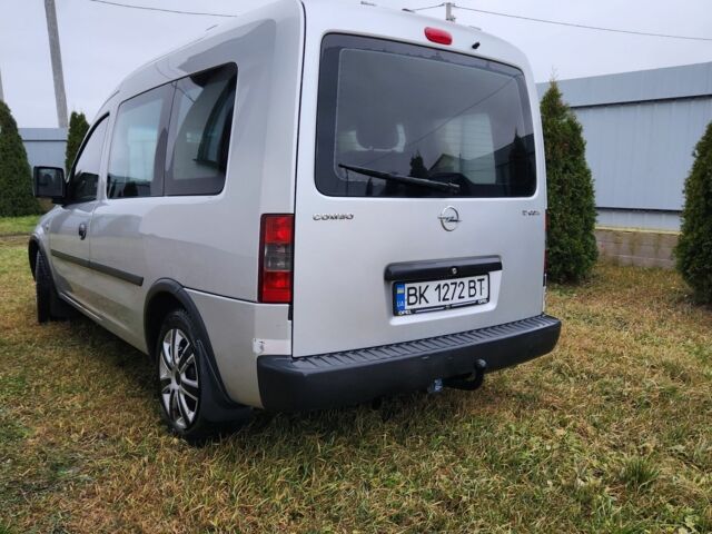 Серый Опель Комбо груз.-пасс., объемом двигателя 1.7 л и пробегом 3 тыс. км за 4900 $, фото 1 на Automoto.ua