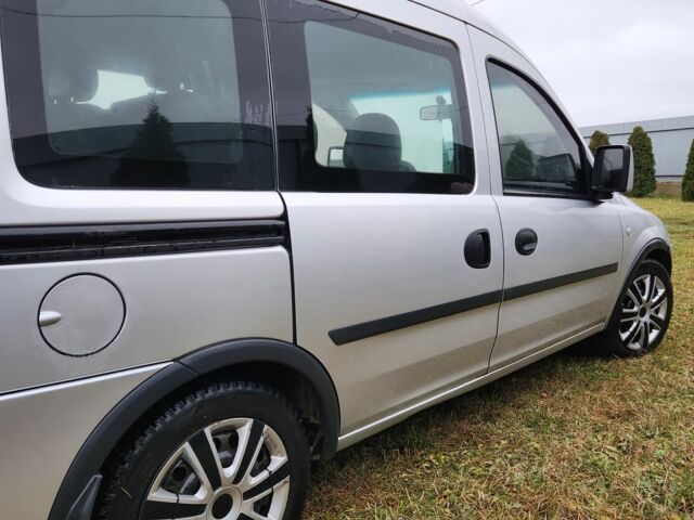 Серый Опель Комбо груз.-пасс., объемом двигателя 1.7 л и пробегом 3 тыс. км за 4900 $, фото 3 на Automoto.ua