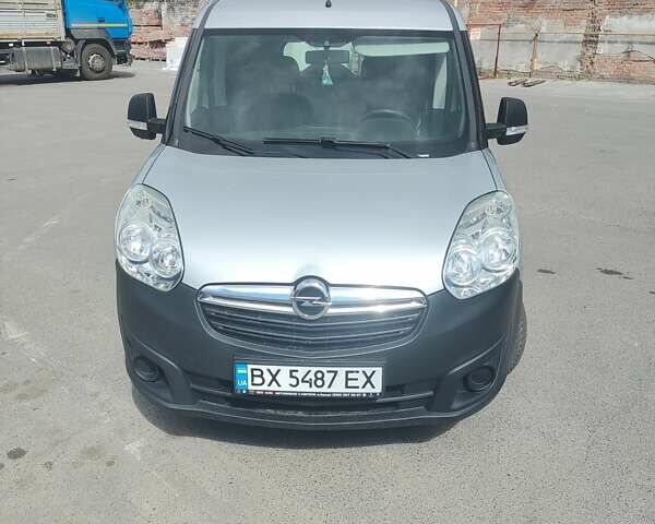Серый Опель Комбо груз.-пасс., объемом двигателя 0 л и пробегом 240 тыс. км за 6000 $, фото 4 на Automoto.ua