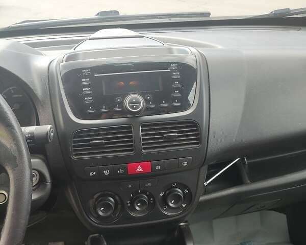 Серый Опель Комбо груз.-пасс., объемом двигателя 0 л и пробегом 240 тыс. км за 6000 $, фото 7 на Automoto.ua