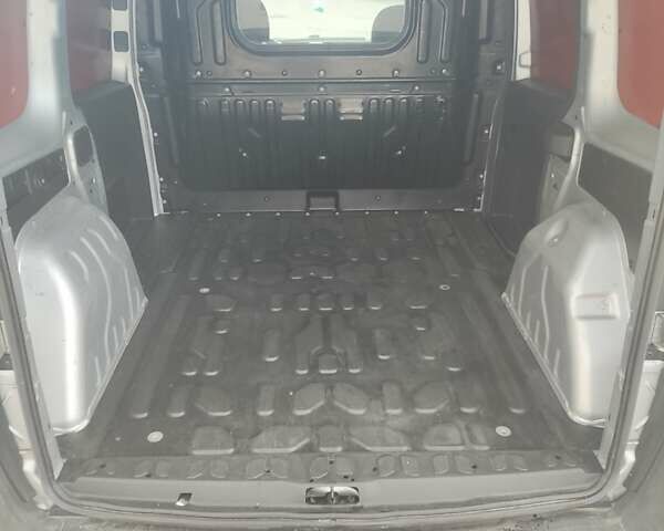 Серый Опель Комбо груз.-пасс., объемом двигателя 0 л и пробегом 240 тыс. км за 6000 $, фото 2 на Automoto.ua