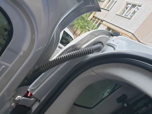 Серый Опель Комбо груз.-пасс., объемом двигателя 1.6 л и пробегом 166 тыс. км за 8600 $, фото 9 на Automoto.ua