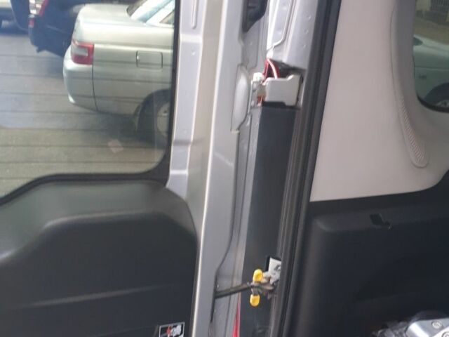 Серый Опель Комбо груз.-пасс., объемом двигателя 1.6 л и пробегом 166 тыс. км за 8600 $, фото 11 на Automoto.ua