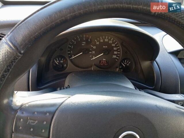 Серый Опель Комбо груз.-пасс., объемом двигателя 1.7 л и пробегом 260 тыс. км за 3600 $, фото 1 на Automoto.ua