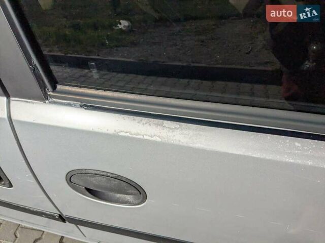Сірий Опель Комбо вант.-пас., об'ємом двигуна 1.7 л та пробігом 321 тис. км за 3400 $, фото 9 на Automoto.ua