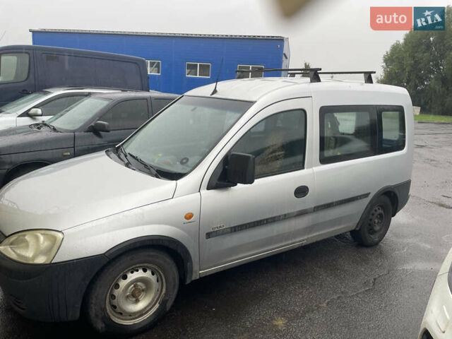 Сірий Опель Комбо вант.-пас., об'ємом двигуна 1.7 л та пробігом 404 тис. км за 3000 $, фото 3 на Automoto.ua