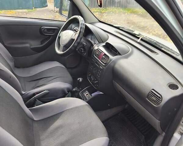 Серый Опель Комбо груз.-пасс., объемом двигателя 1.7 л и пробегом 377 тыс. км за 4000 $, фото 1 на Automoto.ua