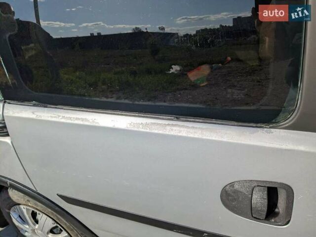 Сірий Опель Комбо вант.-пас., об'ємом двигуна 1.7 л та пробігом 321 тис. км за 3400 $, фото 4 на Automoto.ua