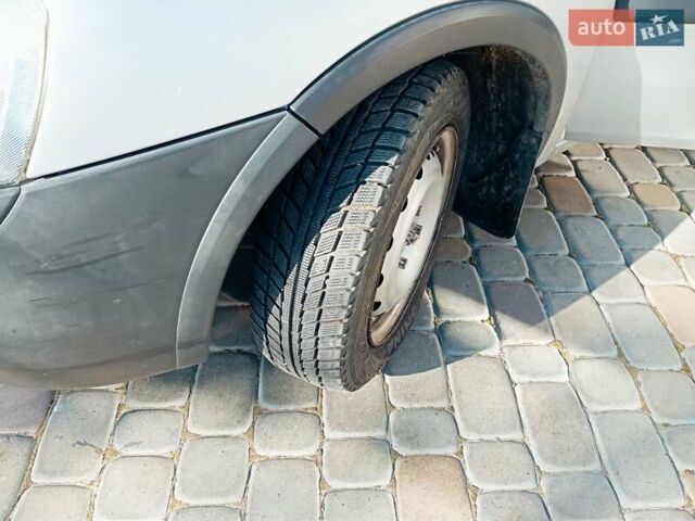 Серый Опель Комбо груз.-пасс., объемом двигателя 1.7 л и пробегом 260 тыс. км за 3600 $, фото 3 на Automoto.ua