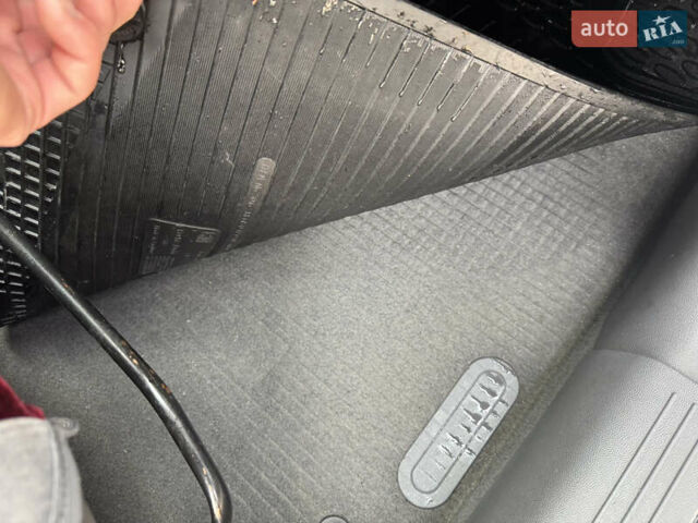 Серый Опель Комбо груз.-пасс., объемом двигателя 1.6 л и пробегом 270 тыс. км за 4300 $, фото 19 на Automoto.ua