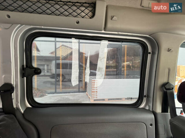 Серый Опель Комбо груз.-пасс., объемом двигателя 1.6 л и пробегом 270 тыс. км за 4300 $, фото 12 на Automoto.ua