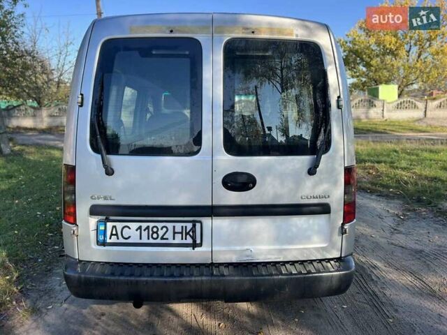 Сірий Опель Комбо вант.-пас., об'ємом двигуна 1.25 л та пробігом 397 тис. км за 3500 $, фото 8 на Automoto.ua