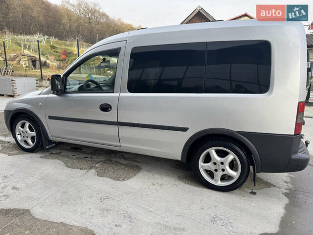 Серый Опель Комбо груз.-пасс., объемом двигателя 1.6 л и пробегом 270 тыс. км за 4300 $, фото 3 на Automoto.ua