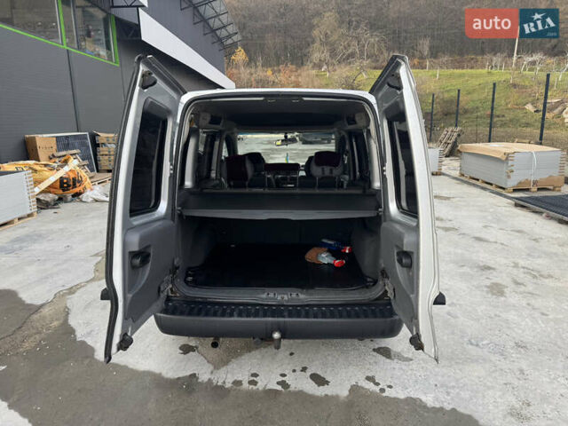 Серый Опель Комбо груз.-пасс., объемом двигателя 1.6 л и пробегом 270 тыс. км за 4300 $, фото 23 на Automoto.ua