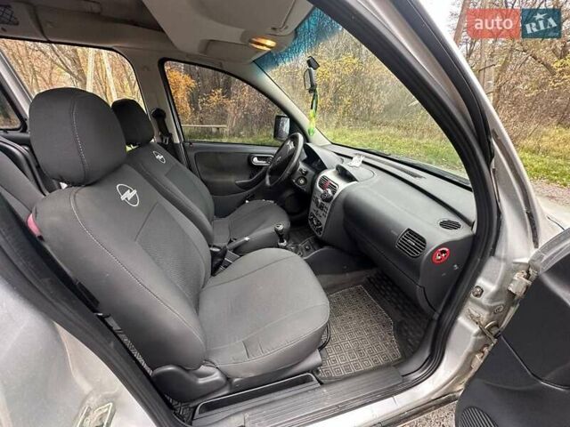 Серый Опель Комбо груз.-пасс., объемом двигателя 1.4 л и пробегом 188 тыс. км за 4999 $, фото 2 на Automoto.ua