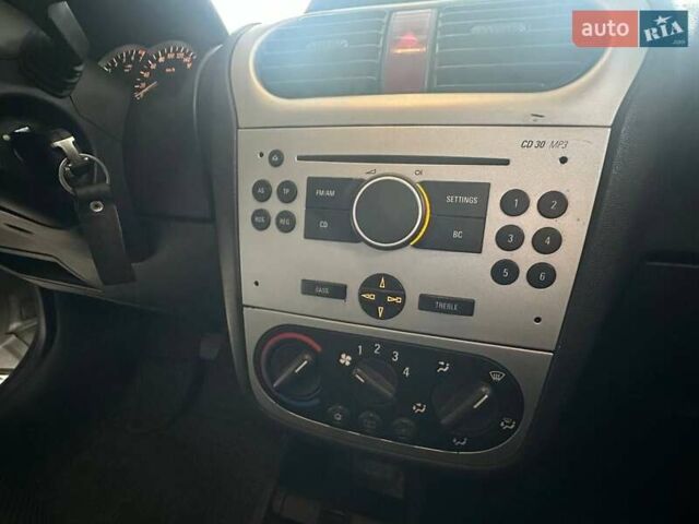 Серый Опель Комбо груз.-пасс., объемом двигателя 1.4 л и пробегом 188 тыс. км за 4999 $, фото 20 на Automoto.ua