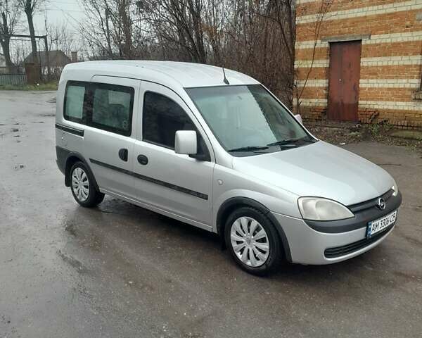 Серый Опель Комбо груз.-пасс., объемом двигателя 1.69 л и пробегом 175 тыс. км за 4200 $, фото 6 на Automoto.ua
