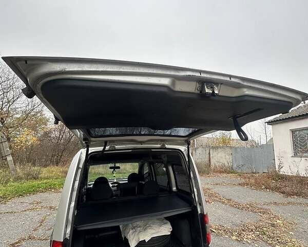 Серый Опель Комбо груз.-пасс., объемом двигателя 1.4 л и пробегом 188 тыс. км за 4999 $, фото 16 на Automoto.ua