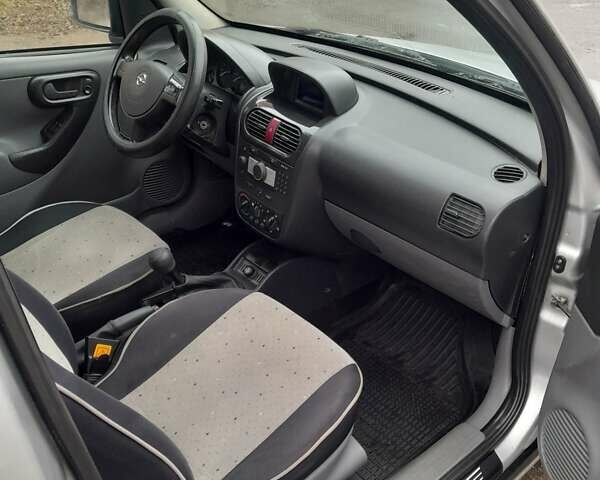 Серый Опель Комбо груз.-пасс., объемом двигателя 1.69 л и пробегом 175 тыс. км за 4200 $, фото 4 на Automoto.ua