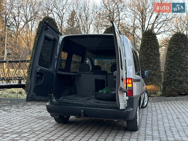 Серый Опель Комбо груз.-пасс., объемом двигателя 1.6 л и пробегом 218 тыс. км за 3600 $, фото 15 на Automoto.ua