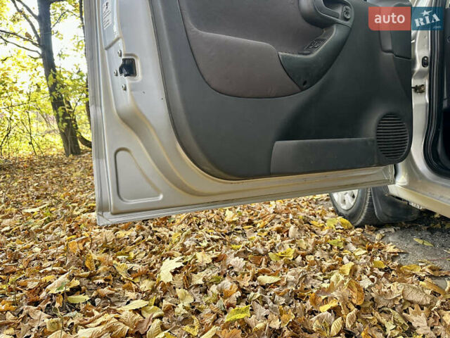 Серый Опель Комбо груз.-пасс., объемом двигателя 1.7 л и пробегом 230 тыс. км за 4900 $, фото 15 на Automoto.ua