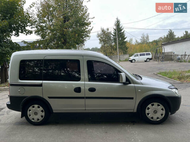 Серый Опель Комбо груз.-пасс., объемом двигателя 1.7 л и пробегом 192 тыс. км за 4999 $, фото 3 на Automoto.ua