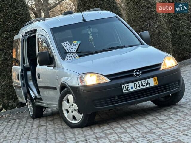 Серый Опель Комбо груз.-пасс., объемом двигателя 1.6 л и пробегом 230 тыс. км за 3800 $, фото 4 на Automoto.ua