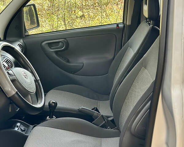 Серый Опель Комбо груз.-пасс., объемом двигателя 1.7 л и пробегом 230 тыс. км за 4900 $, фото 16 на Automoto.ua