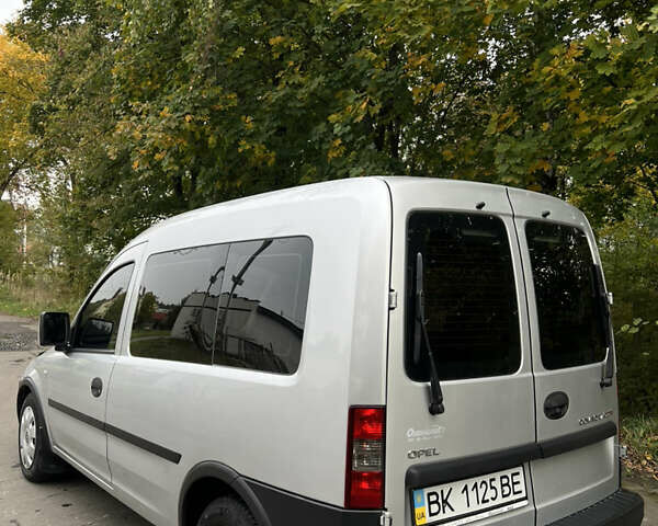 Серый Опель Комбо груз.-пасс., объемом двигателя 1.7 л и пробегом 192 тыс. км за 4999 $, фото 6 на Automoto.ua