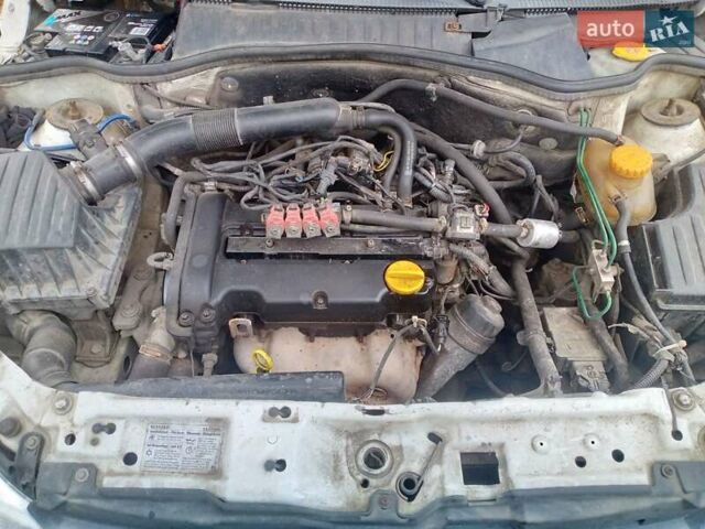 Сірий Опель Комбо вант.-пас., об'ємом двигуна 1.4 л та пробігом 437 тис. км за 2600 $, фото 4 на Automoto.ua