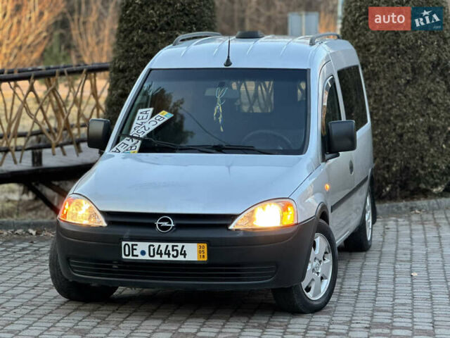 Серый Опель Комбо груз.-пасс., объемом двигателя 1.6 л и пробегом 218 тыс. км за 3600 $, фото 10 на Automoto.ua